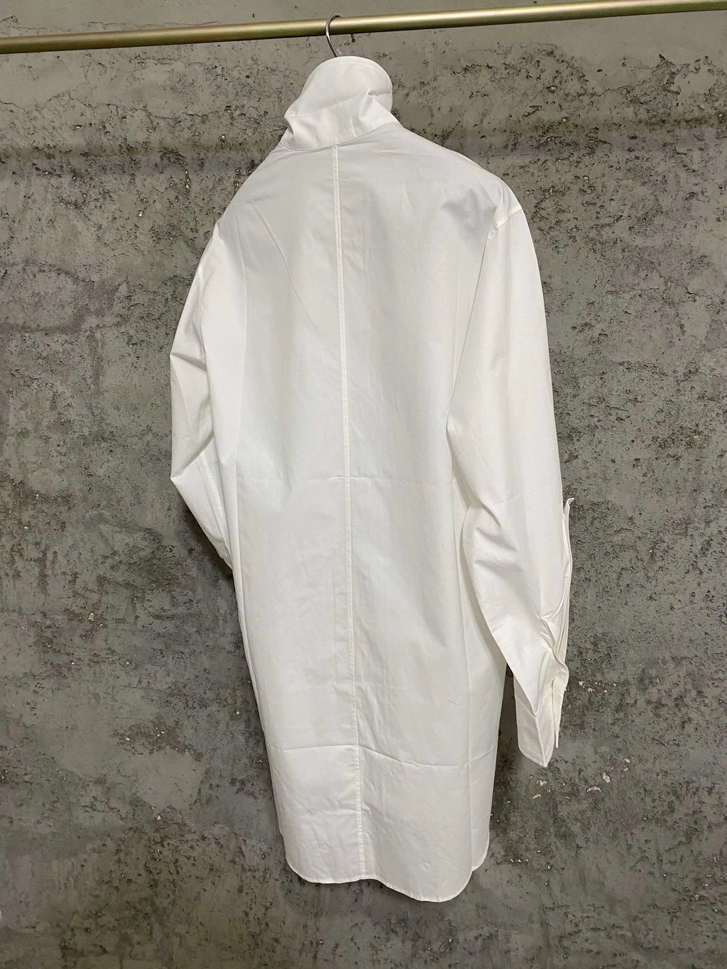 White mid-length single-breasted versatile shirt, short front and long back, long-sleeved shirt, loose top — image 4