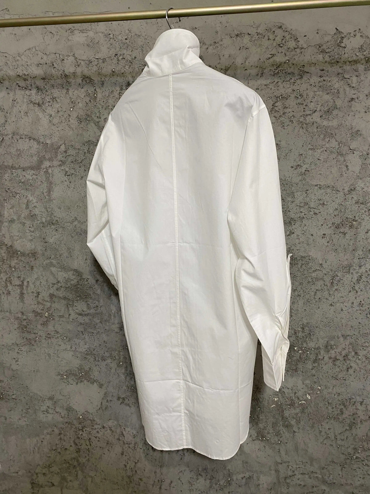 White mid-length single-breasted versatile shirt, short front and long back, long-sleeved shirt, loose top — image 4